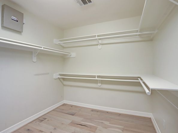 16 Stalynn Lane, Houston TX 77027