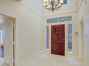 16 Stalynn Lane, Houston TX 77027