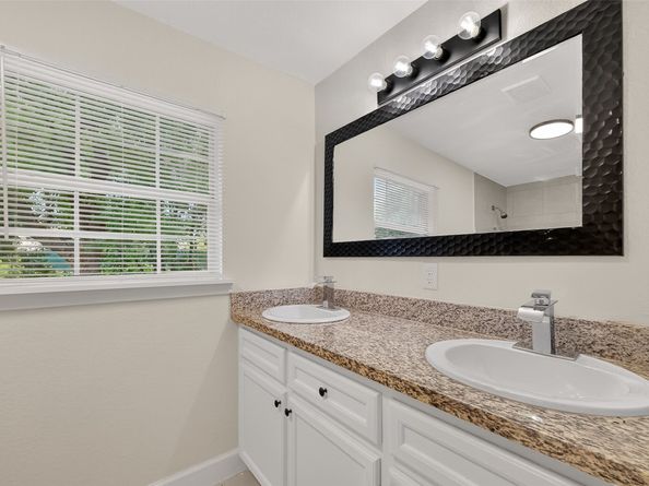 7023 Crestmont Street, Houston TX 77033