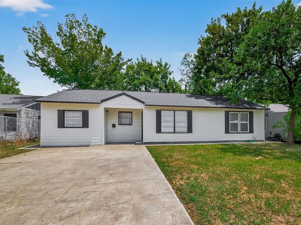 7023 Crestmont Street, Houston TX 77033