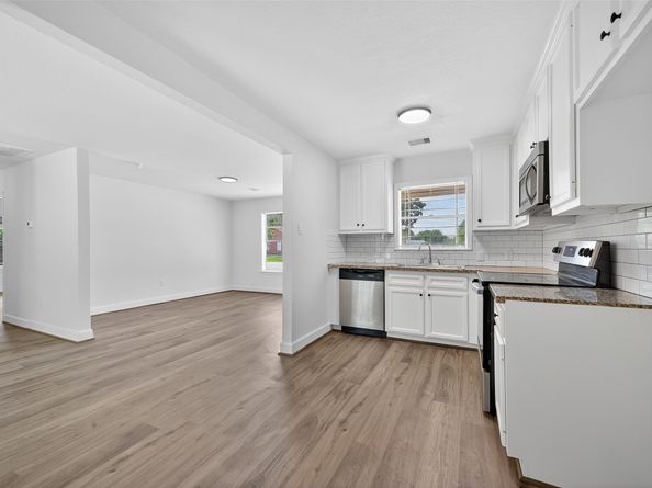 7023 Crestmont Street, Houston TX 77033