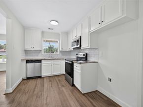 7023 Crestmont Street, Houston TX 77033
