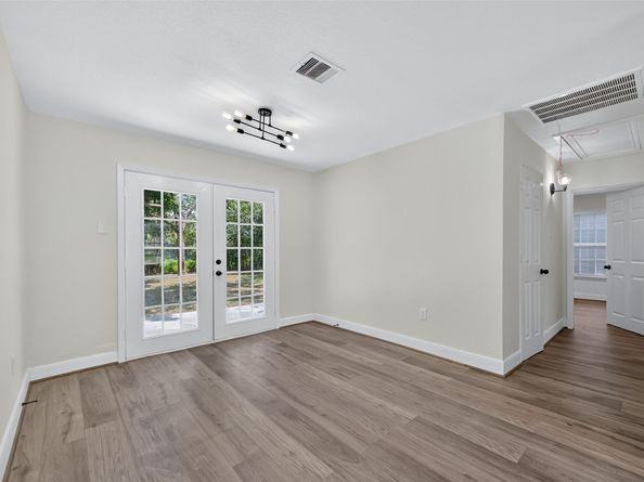 7023 Crestmont Street, Houston TX 77033