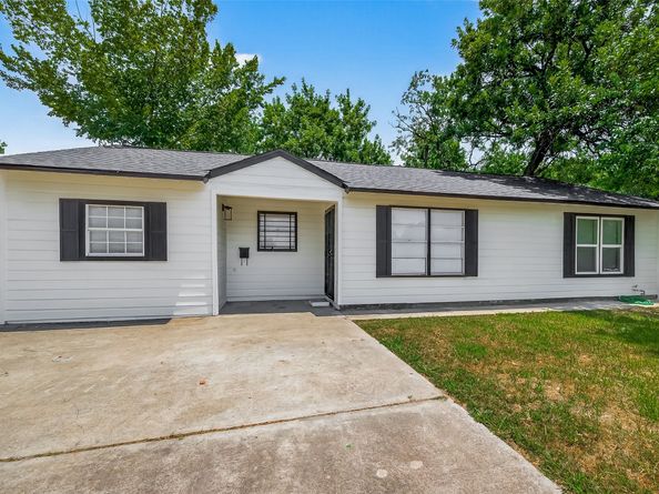 7023 Crestmont Street, Houston TX 77033