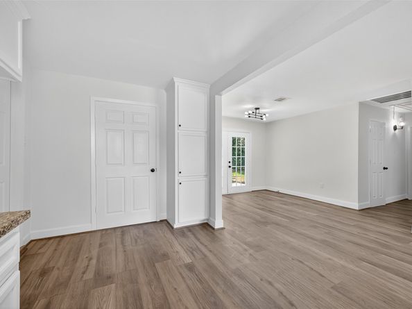 7023 Crestmont Street, Houston TX 77033