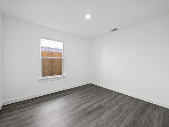 7904 Shotwell Street, Houston TX 77016