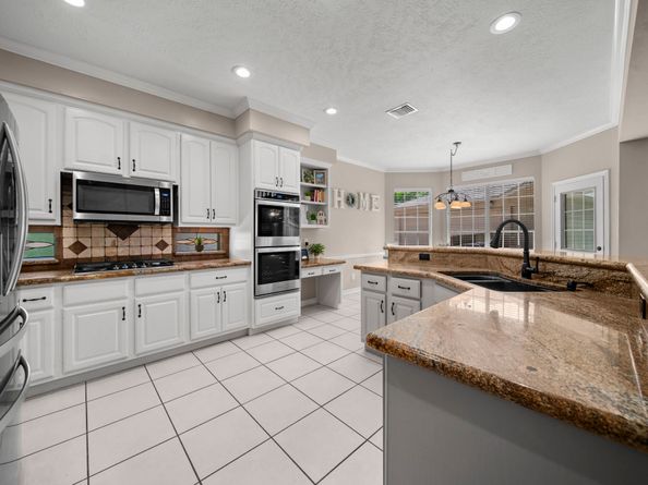 15 Bank Birch Place, The Woodlands TX 77381
