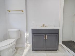 5230 W Bellfort Avenue, Houston TX 77035