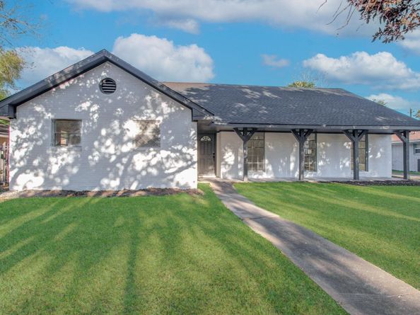 5230 W Bellfort Avenue, Houston TX 77035