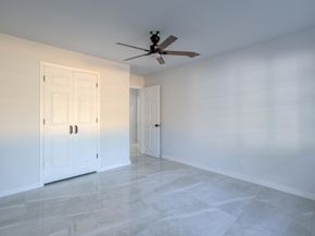 5230 W Bellfort Avenue, Houston TX 77035