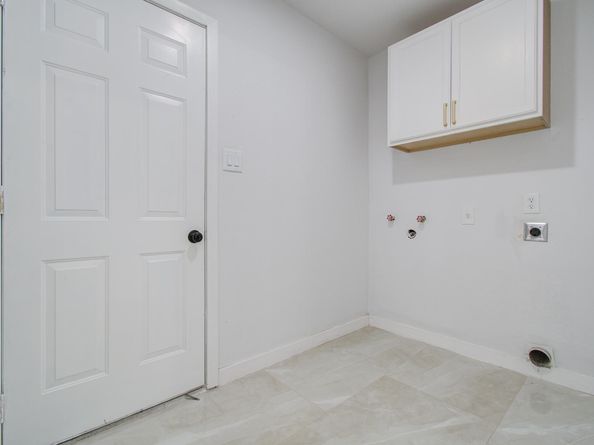 5230 W Bellfort Avenue, Houston TX 77035