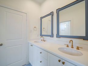 1046 Gardenia Drive, Houston TX 77018