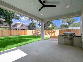 1046 Gardenia Drive, Houston TX 77018
