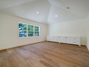 1046 Gardenia Drive, Houston TX 77018