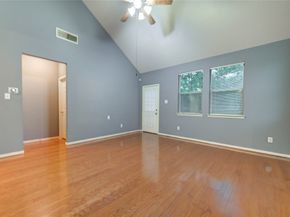 2931 Meadowglen Cove, Houston TX 77082