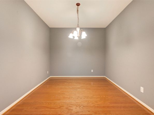2931 Meadowglen Cove, Houston TX 77082