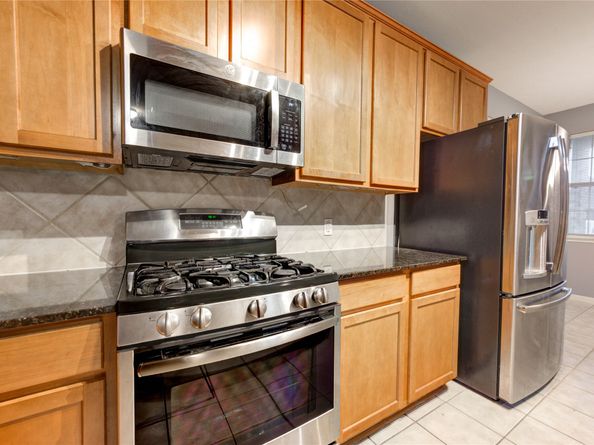2931 Meadowglen Cove, Houston TX 77082