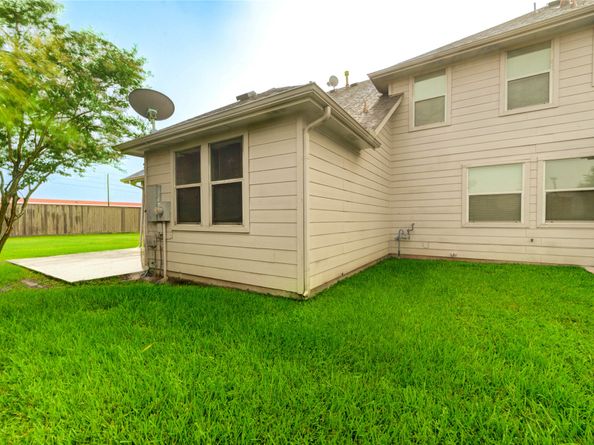 2931 Meadowglen Cove, Houston TX 77082
