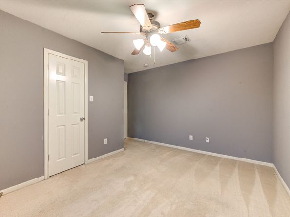 2931 Meadowglen Cove, Houston TX 77082