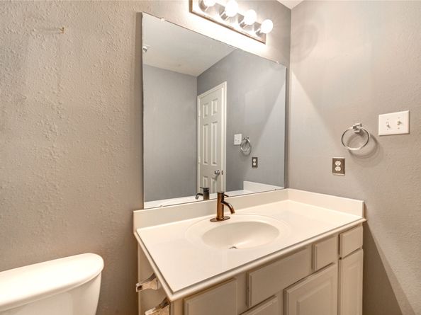 2931 Meadowglen Cove, Houston TX 77082