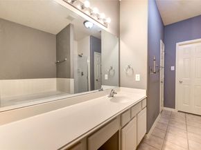 2931 Meadowglen Cove, Houston TX 77082