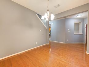 2931 Meadowglen Cove, Houston TX 77082