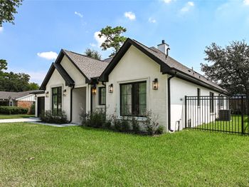 1506 Maux Drive