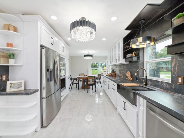2302 Brooktree Drive, Houston TX 77008