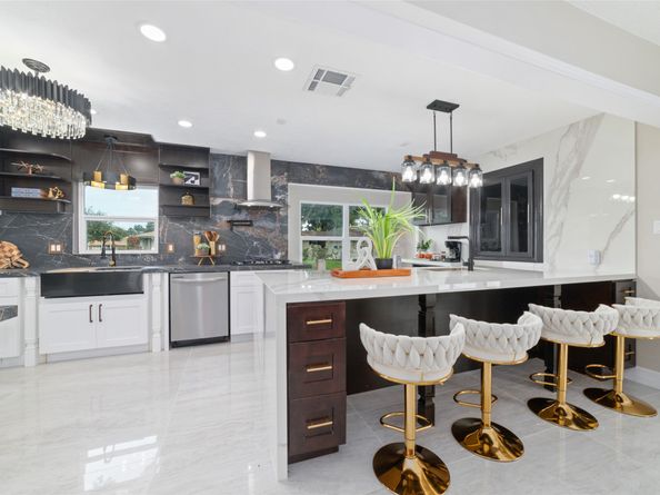 2302 Brooktree Drive, Houston TX 77008