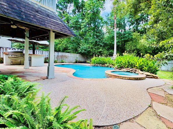 11 Lyreleaf, The Woodlands TX 77382