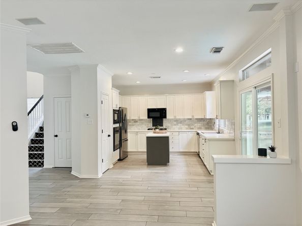 11 Lyreleaf, The Woodlands TX 77382