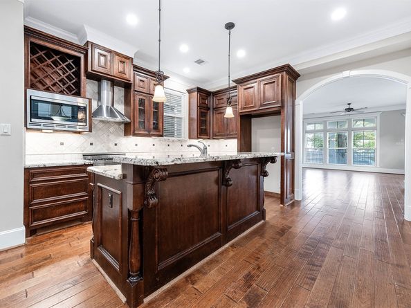 805 Columbia Street, Houston TX 77007