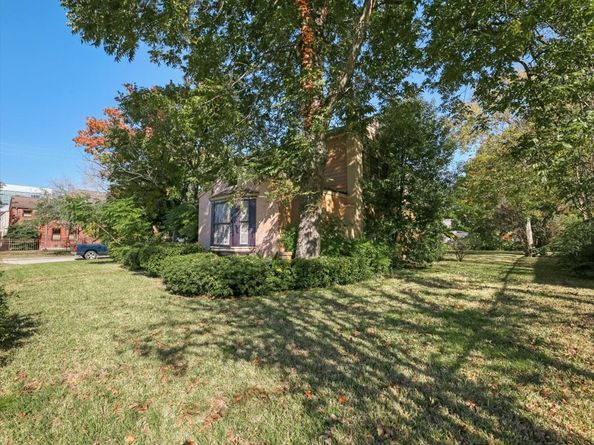 2001 Binz Street, Houston TX 77004