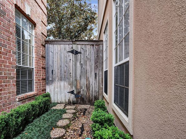 2908 Saint Street, Houston TX 77027