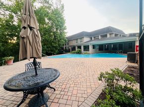 2226 S Piney Point Road 104, Houston TX 77063