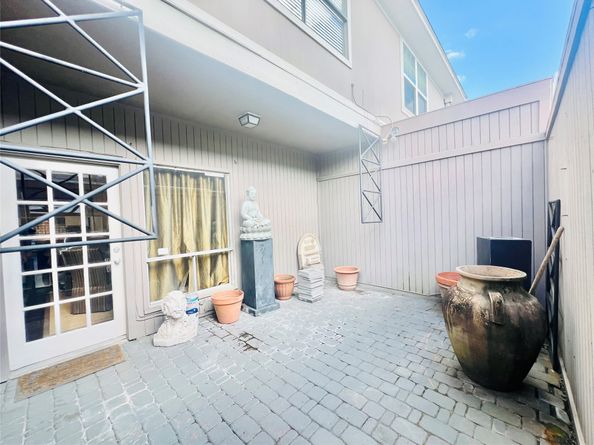 2226 S Piney Point Road 104, Houston TX 77063
