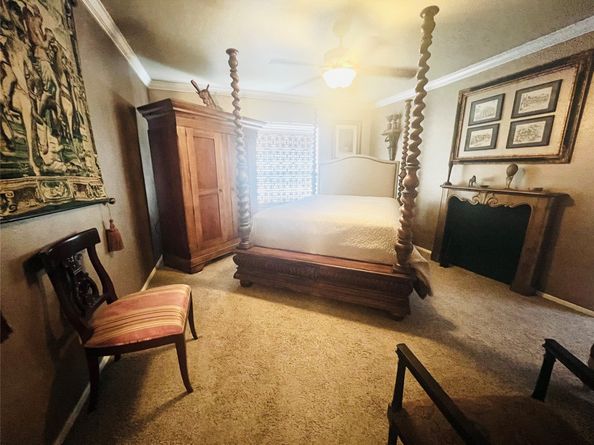 2226 S Piney Point Road 104, Houston TX 77063