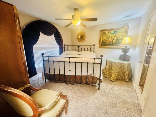 2226 S Piney Point Road 104, Houston TX 77063