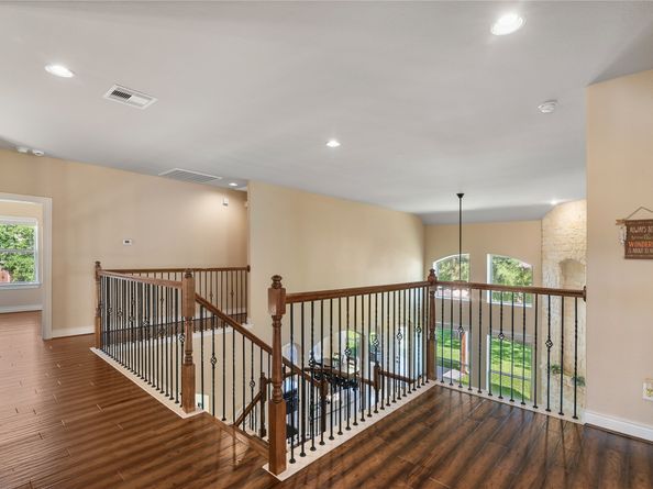 22214 Pine Tree Drive, Tomball TX 77377