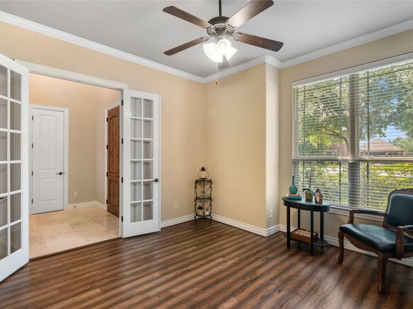 22214 Pine Tree Drive, Tomball TX 77377