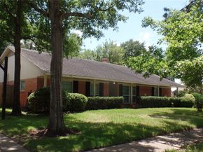 8527 Edgemoor Drive, Houston TX 77036
