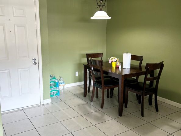 206 Plaza Verde Drive D16, Houston TX 77038