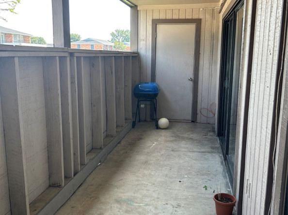 206 Plaza Verde Drive D16, Houston TX 77038