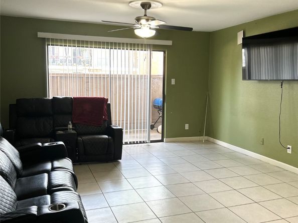 206 Plaza Verde Drive D16, Houston TX 77038