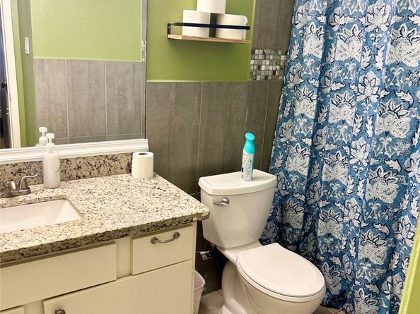 206 Plaza Verde Drive D16, Houston TX 77038