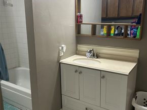 206 Plaza Verde Drive D16, Houston TX 77038