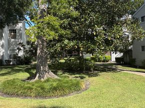 9809 Richmond Avenue A14, Houston TX 77042