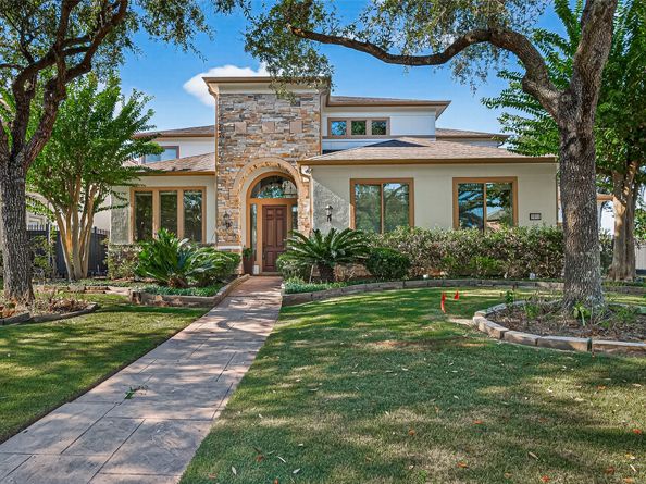 11819 Legend Manor Drive, Houston TX 77082