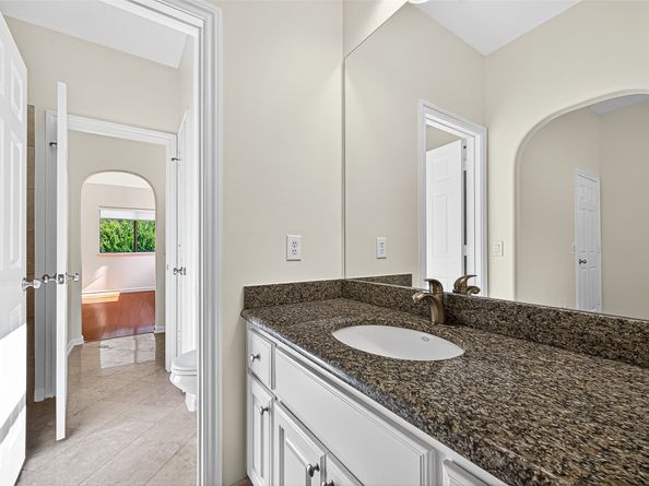 11819 Legend Manor Drive, Houston TX 77082