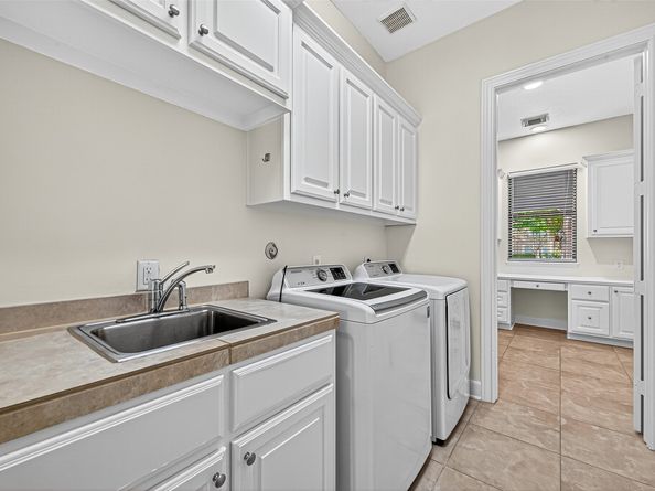 11819 Legend Manor Drive, Houston TX 77082